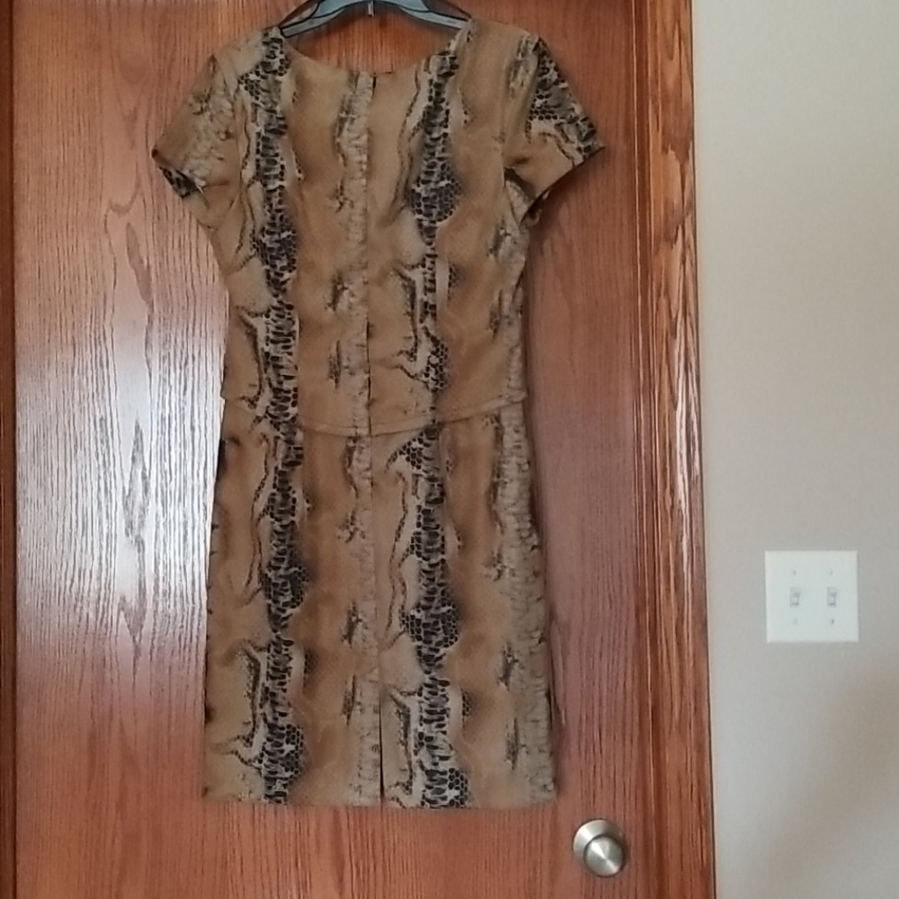 Dress - Picture 2 of 2